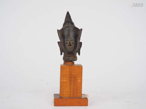 Tete de bouddha en bronze, école d'Ayutthaya. Siam, XVIIème ...