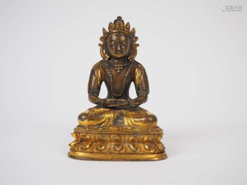 Statuette en bronze doré représentant Amitayus assis en médi...