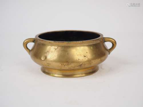 Brule parfum à deux anses en bronze. Chine, période Qing. Di...