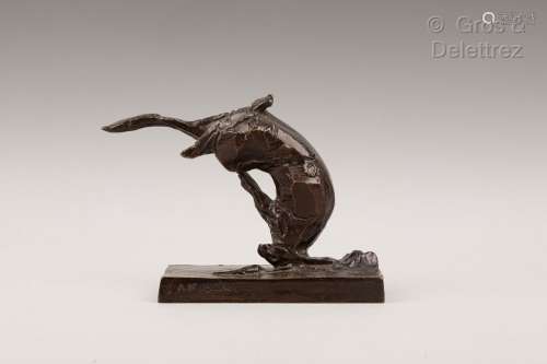 André BECQUEREL (1883-1981). Lièvre boulant Bronze à patine ...