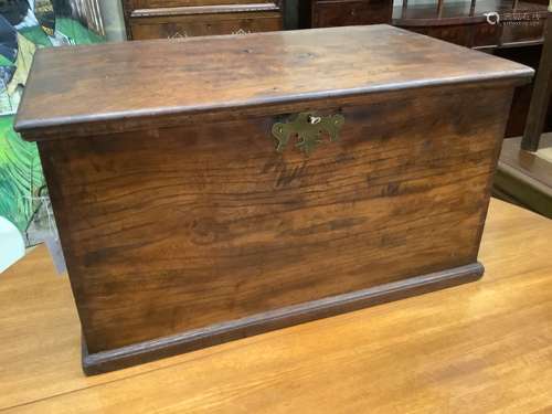 An early 19th century elm trunk, width 68cm depth 43cm heigh...