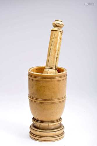 Mortar with pestle