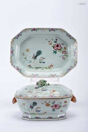 An octagonal tureen with stand