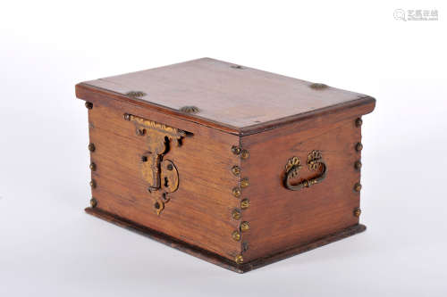 A small chest