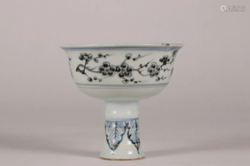 CHINESE BLUE AND WHITE STEM BOWL