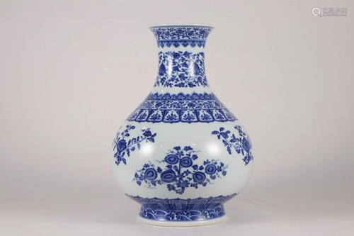 CHINESE BLUE AND WHITE VASE,YONGZHENG MARK