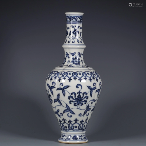 CHINESE BLUE AND WHITE VASE,XUANDE MARK