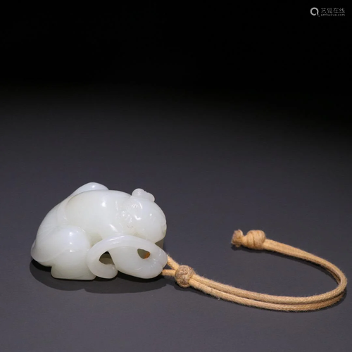 CHINESE HETIAN JADE PENDANT