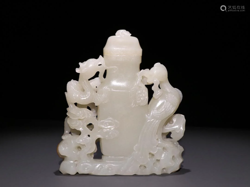 CHINESE HETIAN JADE VASE