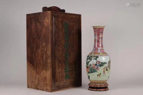 CHINESE FAMILLE ROSE VASE ,QIANLONG MARK