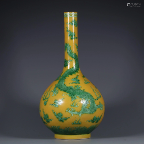 CHINESE YELLOW GROUND WITH GREEN COLOR VASE