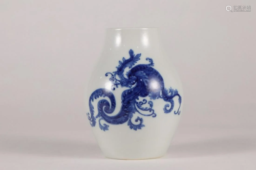 CHINESE BLUE AND WHITE VASE,YONGZHENG MARK