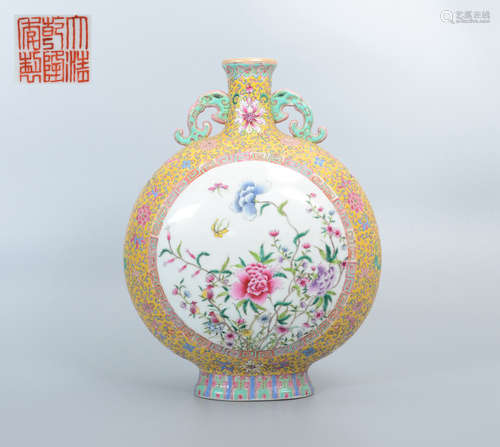 Qianlong Famille Rose Moon Flask with Flower Design