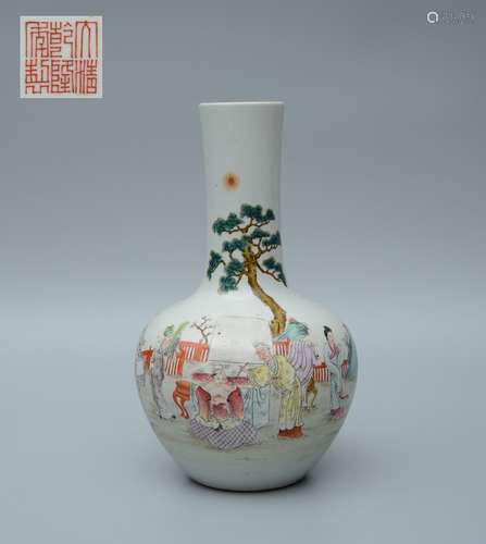 Qianlong Famille Rose Figure Globular Vase