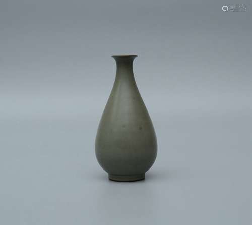 Guan Ware Glaze Guanyin Vase