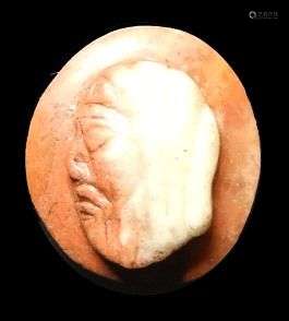 Camée.Portrait masculin sur agate.Art romain. L :13mm.