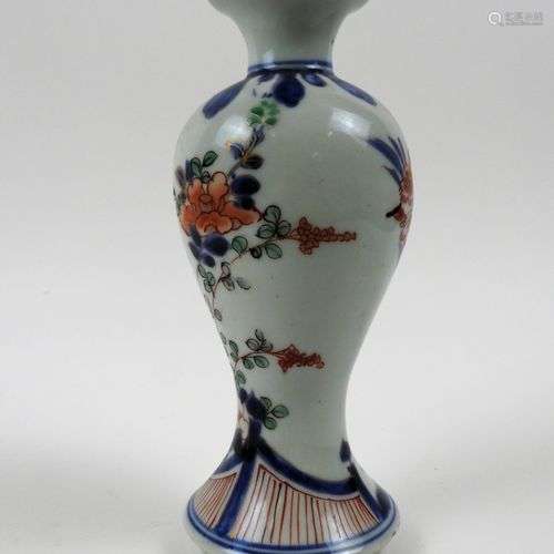 Vase à décor imari polychrome.H :20cm.