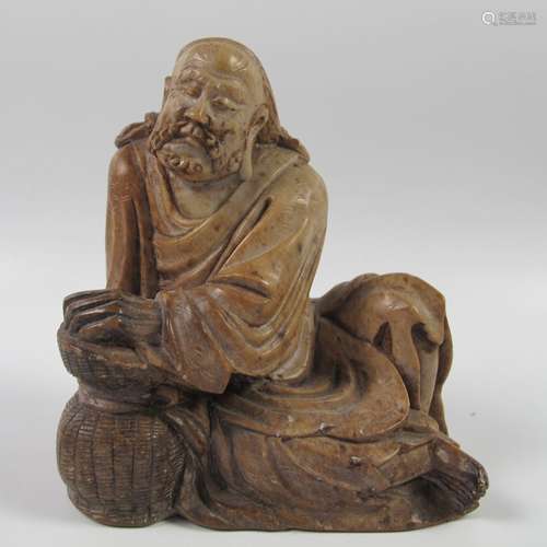 Statuette de Putai jouant avec un petit chien bouddhique. St...