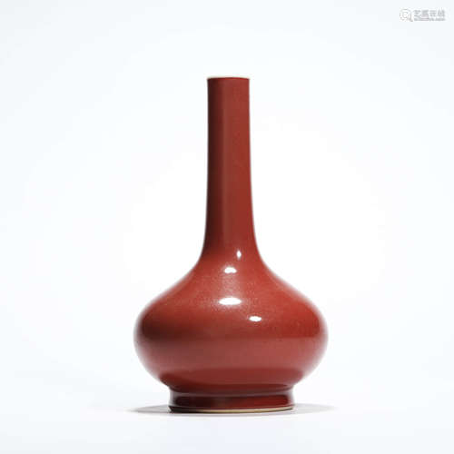 A sacrificial red glaze bottle vase