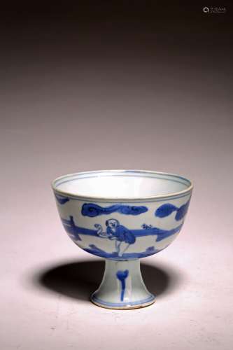 A CHINESE BLUE AND WHITE FIGURAL STEM CUP