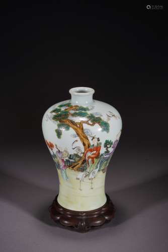 A CHINESE FAMILLE ROSE 'LADIES IN GARDEN' VASE