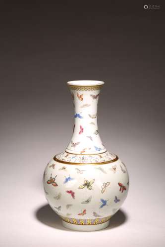 A FAMILLE ROSE 'HUNDRED BUTTERFLIES' VASE