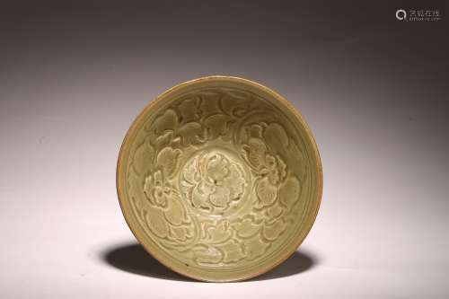 A CHINESE YAOZHOU CARVED BOWL