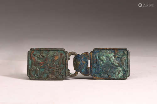 PAIR OF CHINESE ARCHAIC BRONZE MYTHICAL BEASTS BELT BUCKS