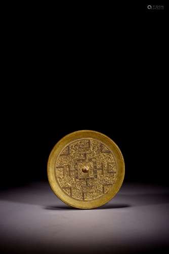 A GILT BRONZE 'KUI DRAGON' CIRCULAR MIRROR