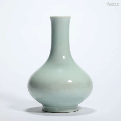 A celadon-glaze bottle vase