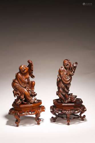 A GROUP OF TWO CHINESE BOXWOOD FIGURES