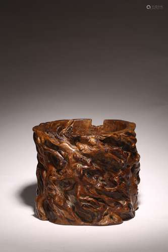 A CHINESE NATURALISTICALLY CARVED ROOT WOOD BRUSHPOT