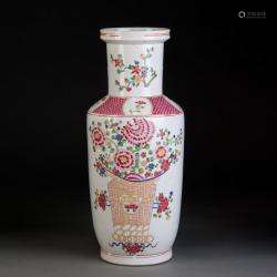 粉彩花卉纹棒槌瓶