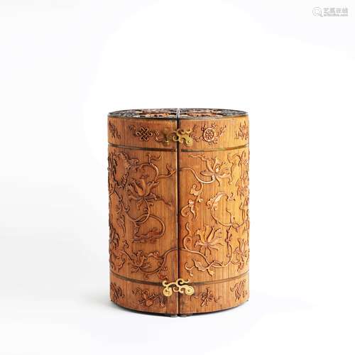 A sandalwood inlaid bamboo cabinet