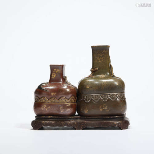 A teadust-glaze and aubergine-glaze conjoined double vase