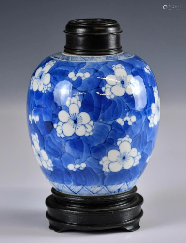 A Kangxi Blue&White Ginger Jar w/Cover&Stand,18thC