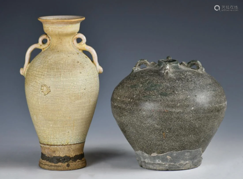 A Green Pottery Jar and A Crackle Pottery Vase