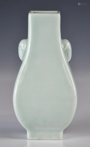 A Guan Type Vase, Qing w/box