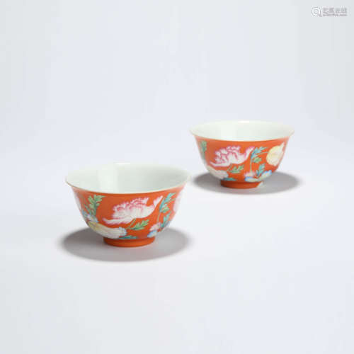 A pair of wucai floral cups