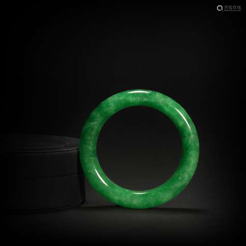 Green jade Bracelet from Qing