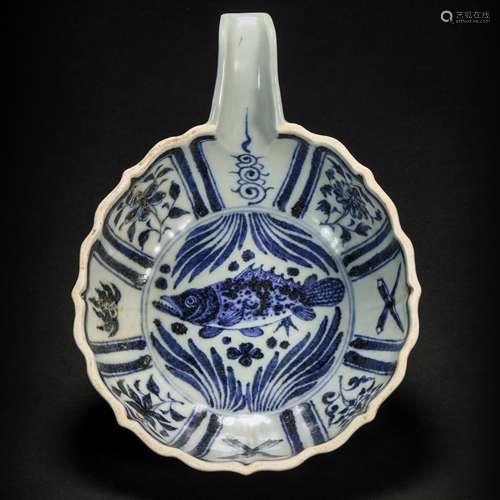 Blue and White Container with Fish Grain from Yuan