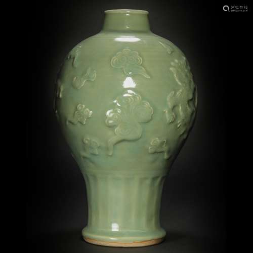 LongQuan Kiln Prunus Vase from Song