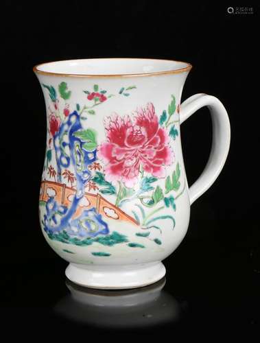 Chinese famille rose bell-shaped porcelain tankard, Qianlong...