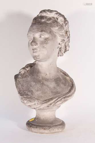 Buste de jeune femme en plâtre XIXème siècle H.: 50 cm (Peti...