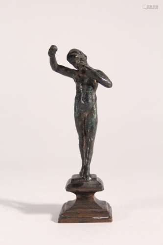 Statuette: Satyre debout esquissant un pas de danse ; bras d...