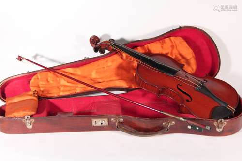 Violon d'étude portant une étiquette 