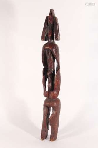 STATUE DE TYPE NIGERIA En bois sculpté anthropomorphe H.: 70...