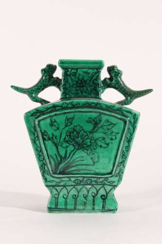 Petit vase en céramique émaillée vert et décor de fleurs Chi...