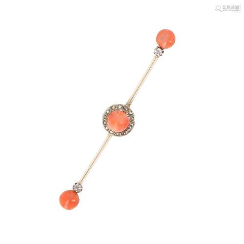 Broche cabochons de corail