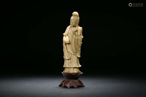 Standing Statue of Guanyin on Furong Stone in Shoushan in Qi...